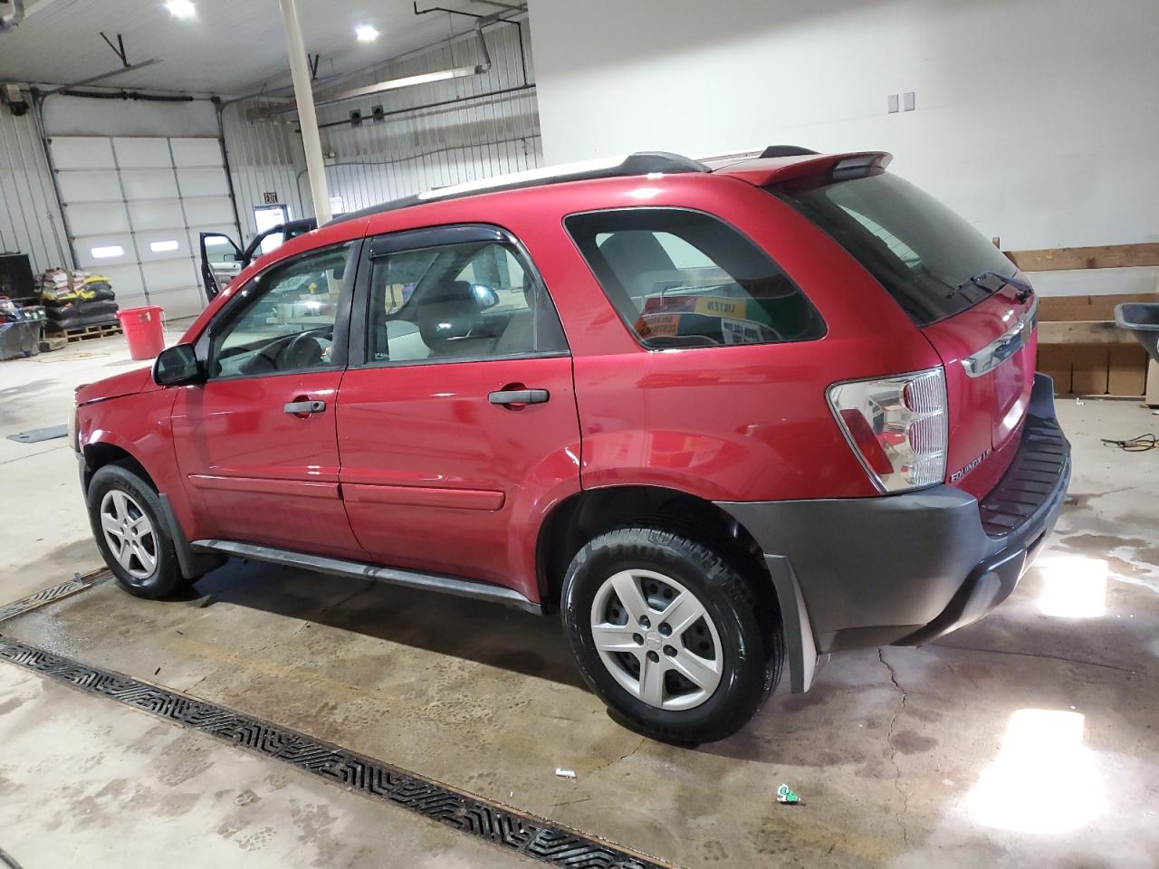 2005 Chevrolet Equinox - Image 2