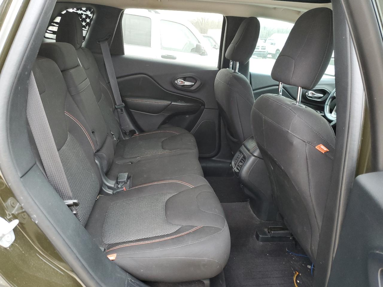 2016 Jeep Grand Cherokee - Image 11
