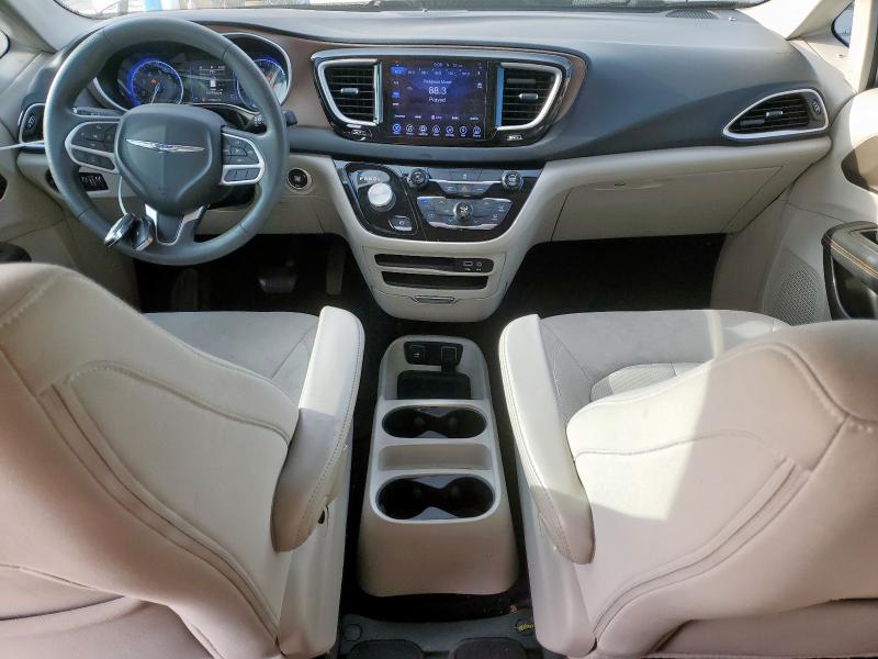  CHRYSLER All Models 2017 Silver