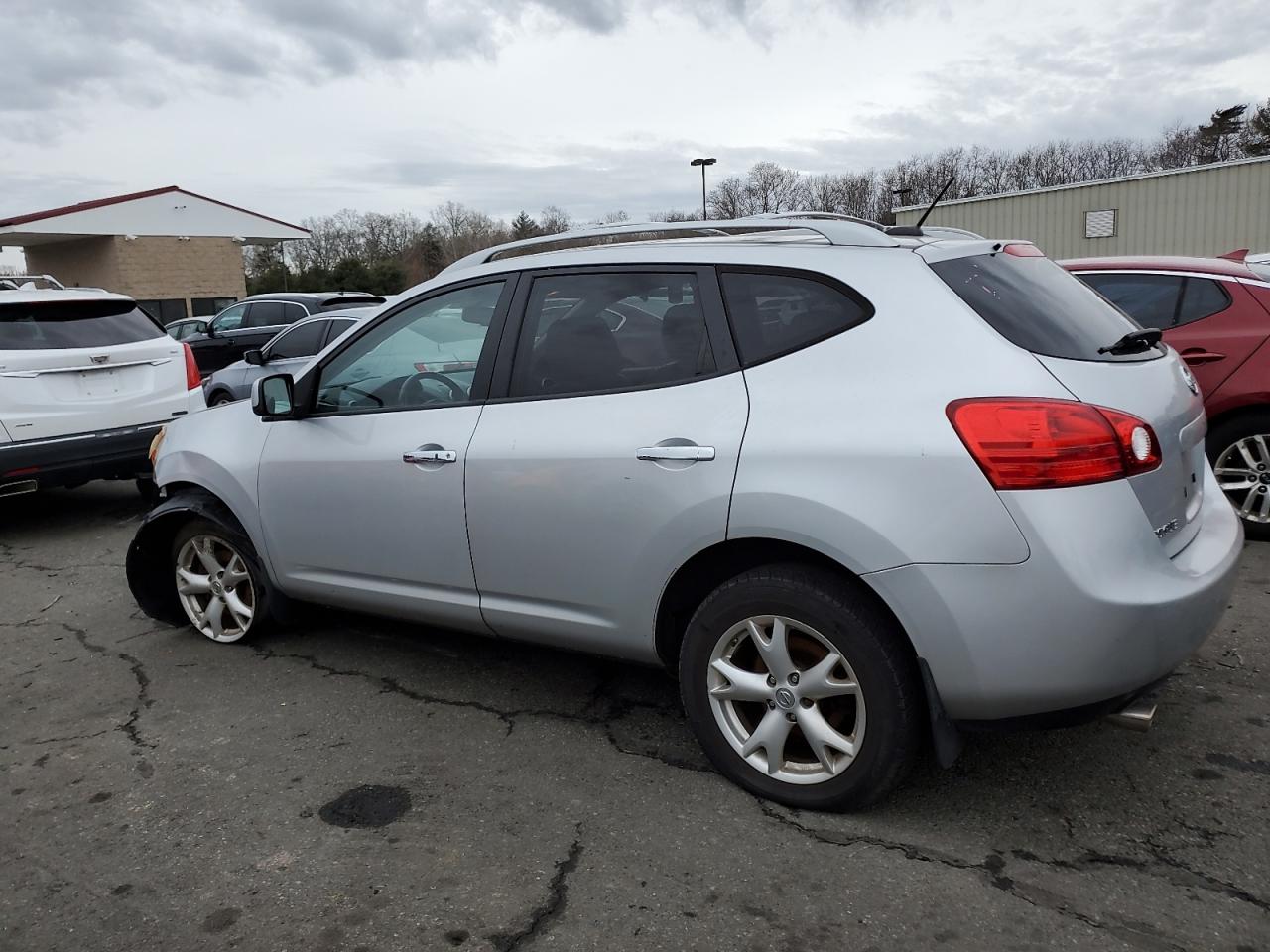 2010 Nissan Rogue - Image 2