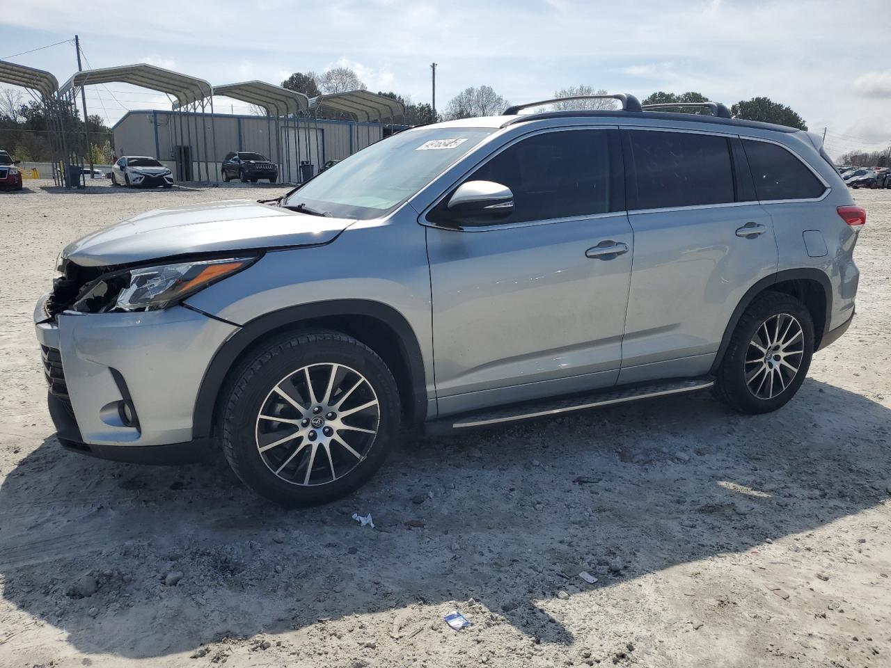 2018 Toyota Highlander - Image 1