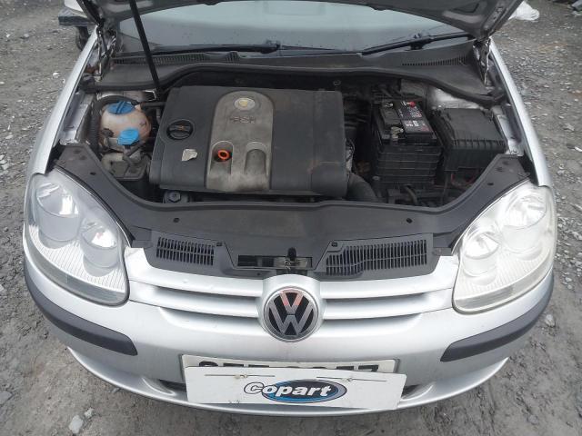 2005 VOLKSWAGEN GOLF FSI S