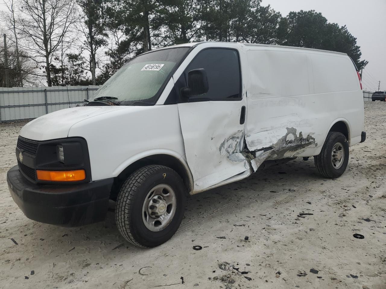 2009 Chevrolet Express G2500 for Sale in Loganville, GA - Side