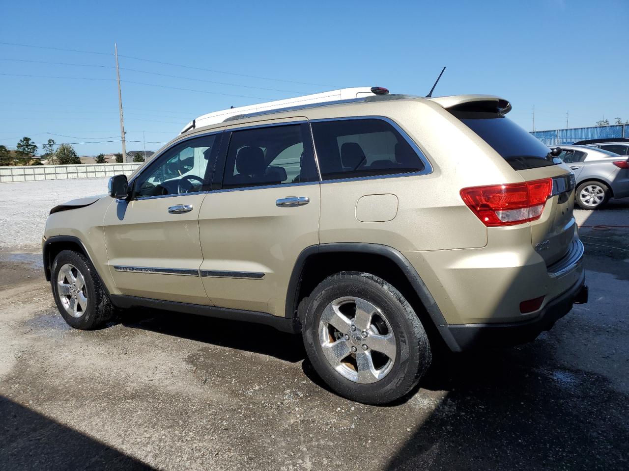 2011 Jeep Grand Cherokee - Image 2