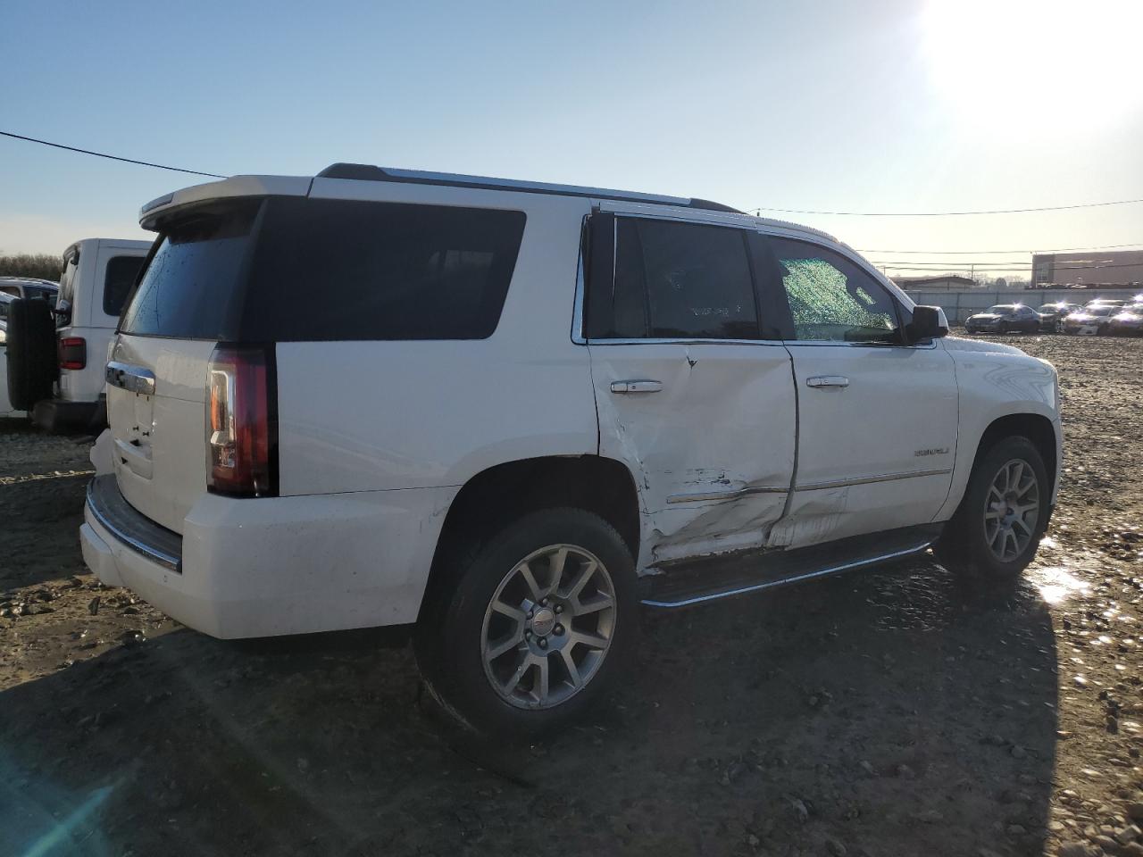 2015 GMC Yukon - Image 3