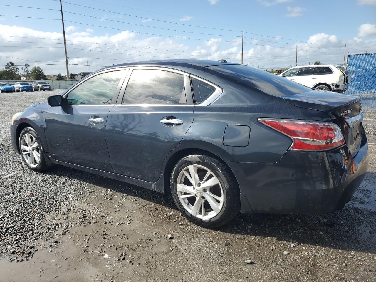 2014 Nissan Altima - Image 2
