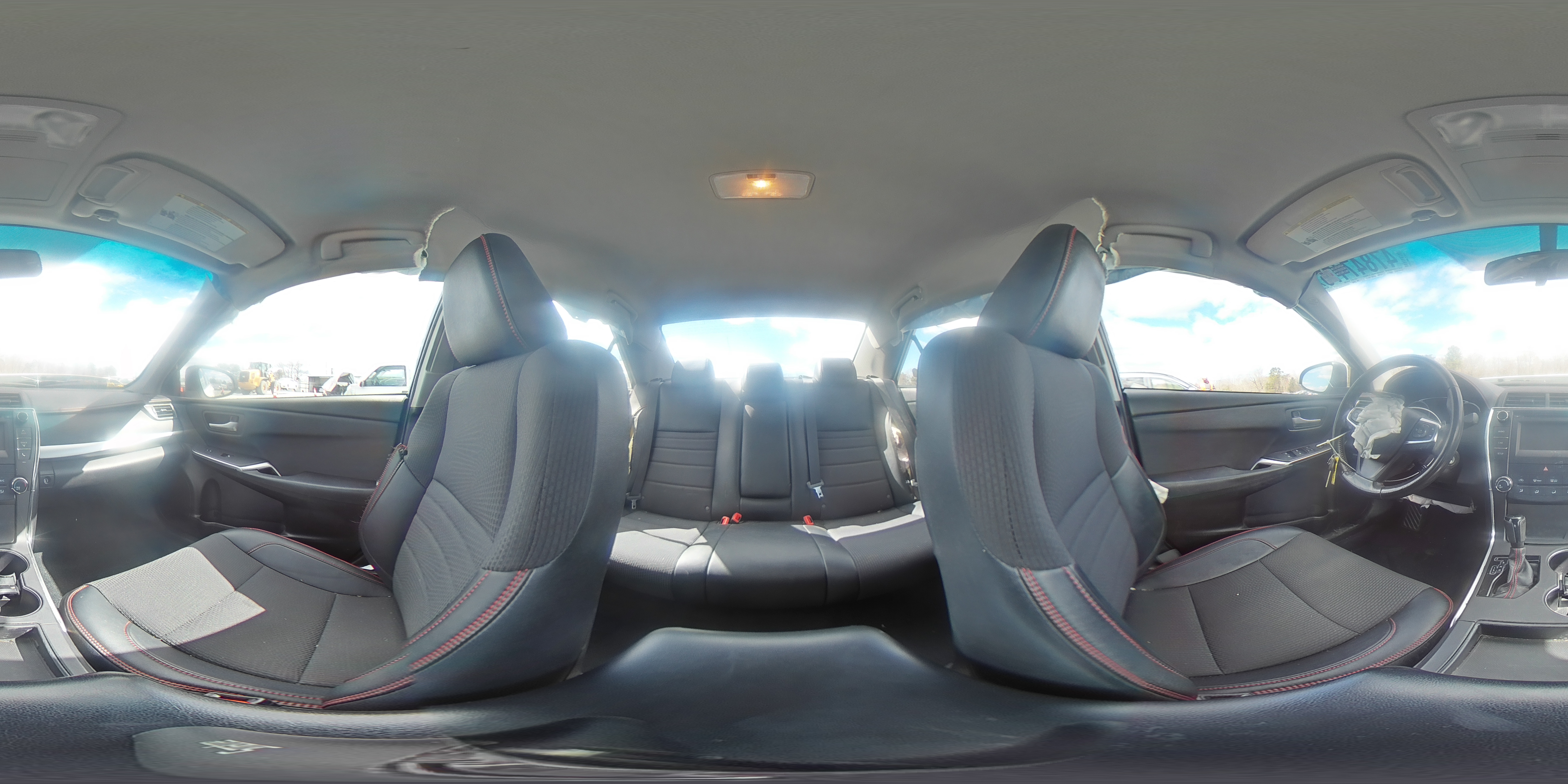 2016 Toyota Camry - Image 13