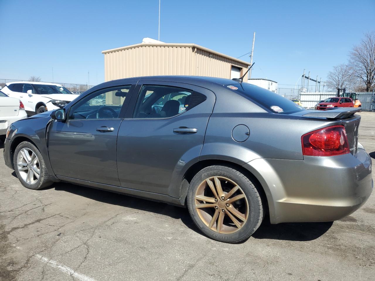 2013 Dodge Avenger - Image 2