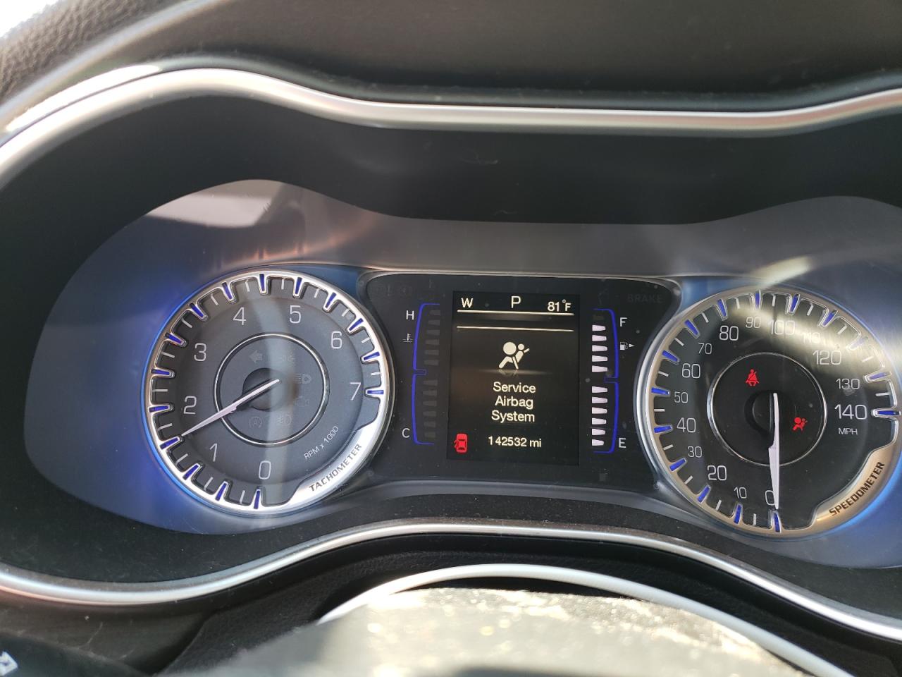 2015 Chrysler 200 - Image 9