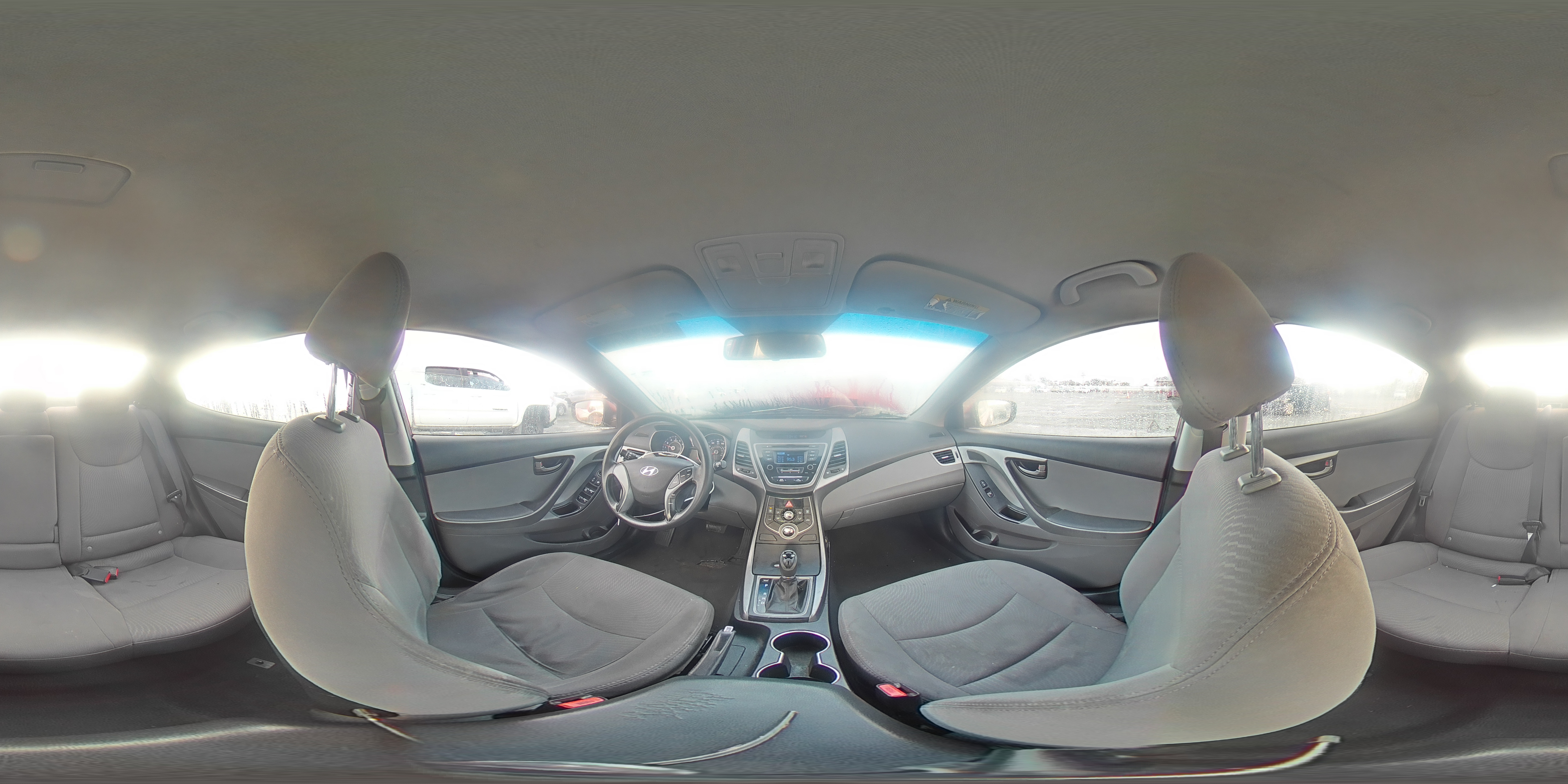 2016 Hyundai Elantra - Image 13