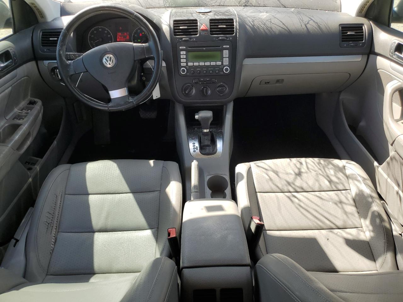2009 Volkswagen Jetta - Image 8