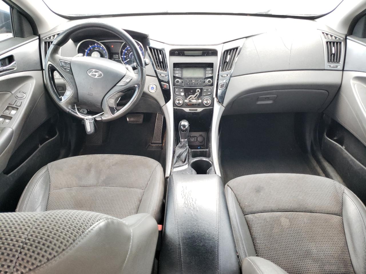 2012 Hyundai Sonata - Image 8