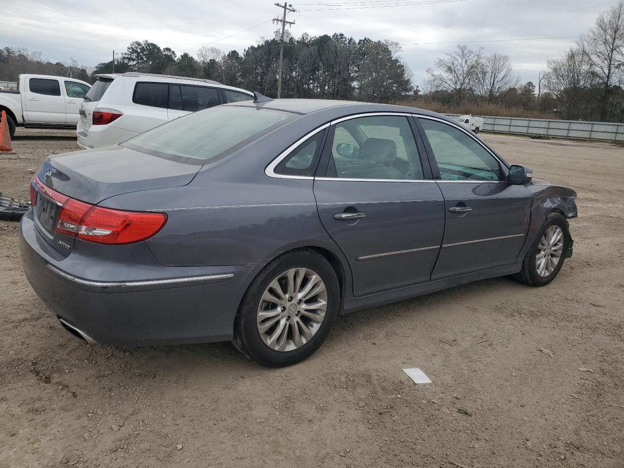 2011 Hyundai Azera - Image 3
