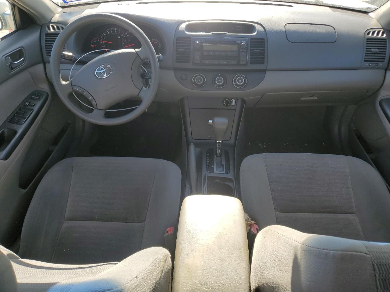 2005 Toyota Camry - Image 8