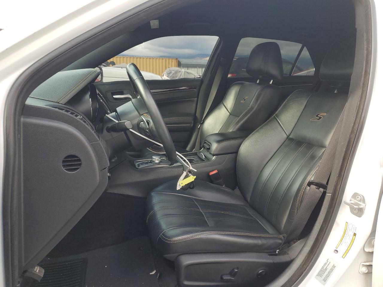 2016 Chrysler 300 - Image 7