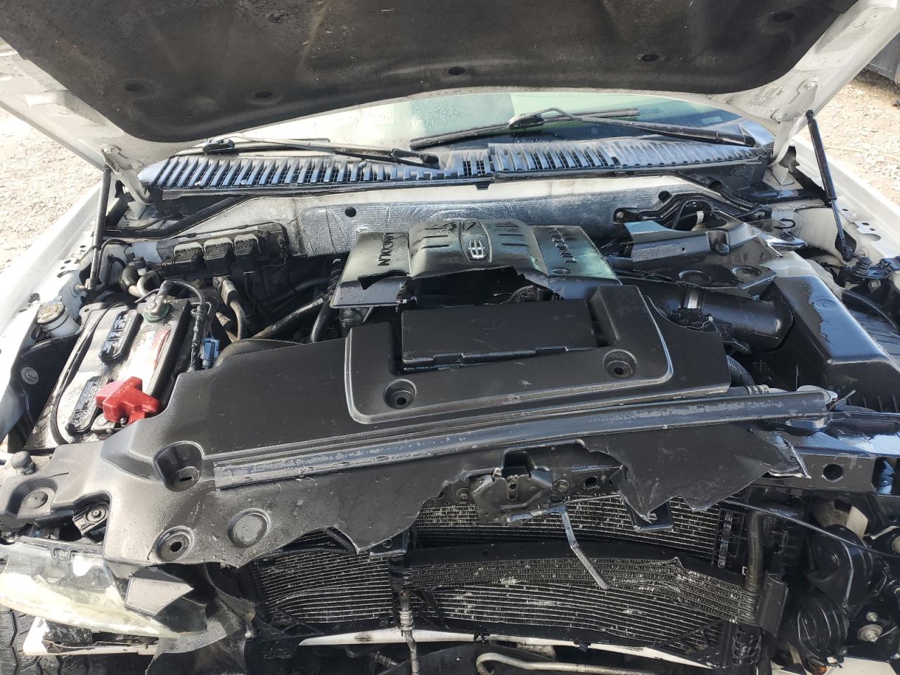 2011 Lincoln Navigator - Image 11