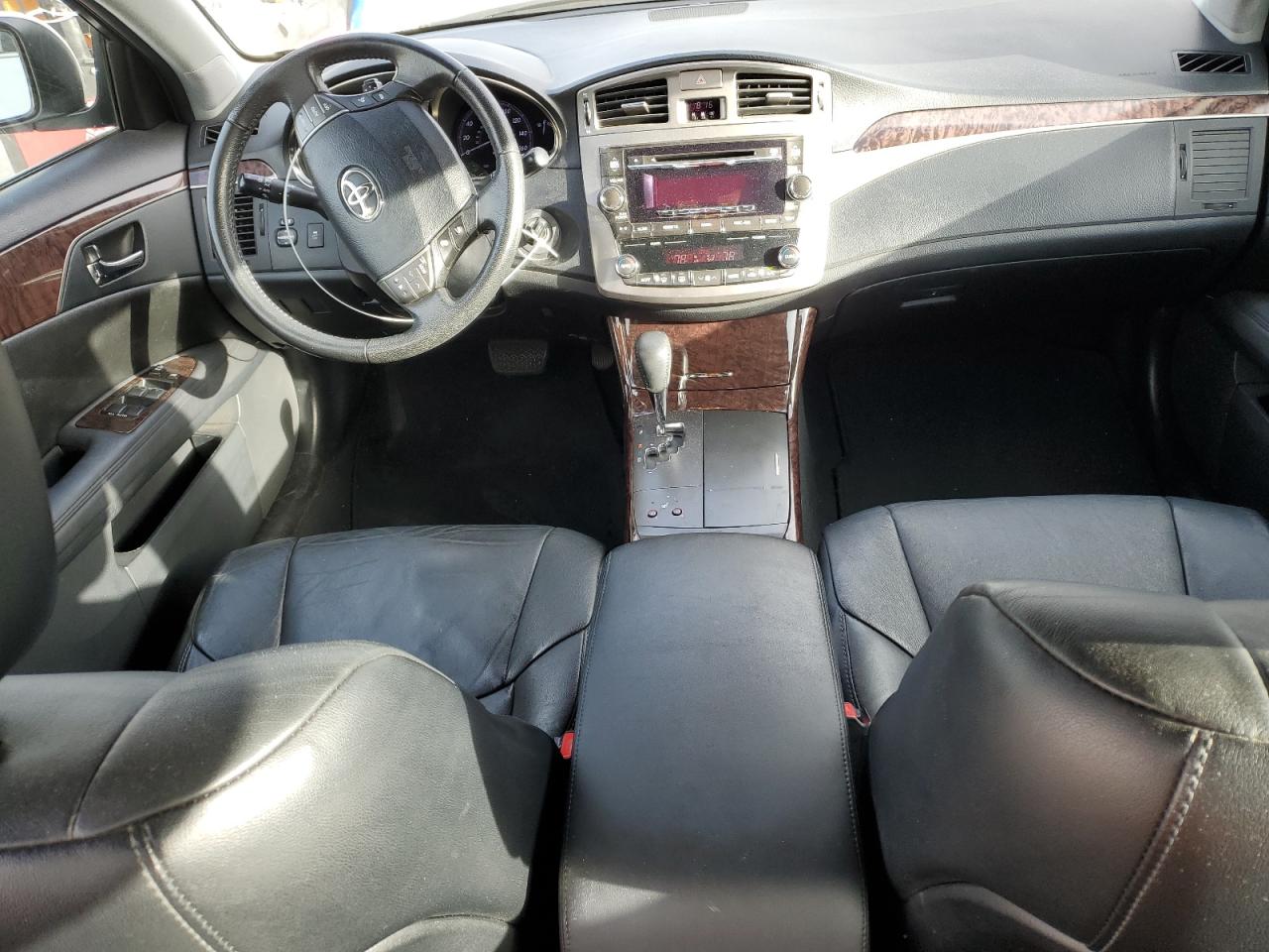 2012 Toyota Avalon - Image 8
