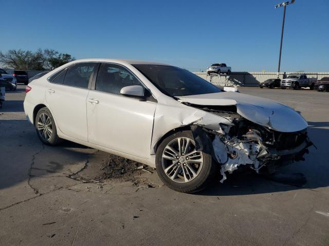  TOYOTA CAMRY 2016 Белый