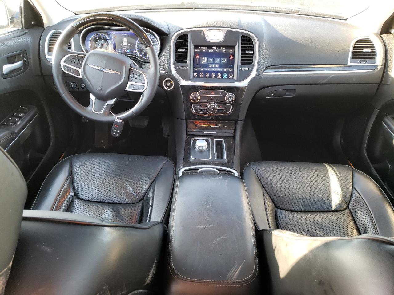 2017 Chrysler 300 - Image 8