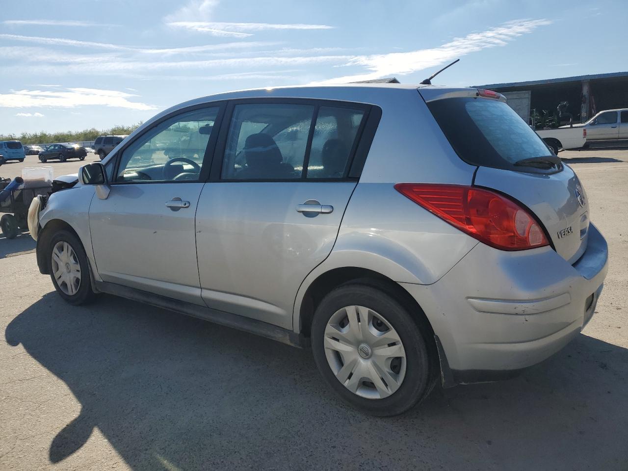 2010 Nissan Versa - Image 2
