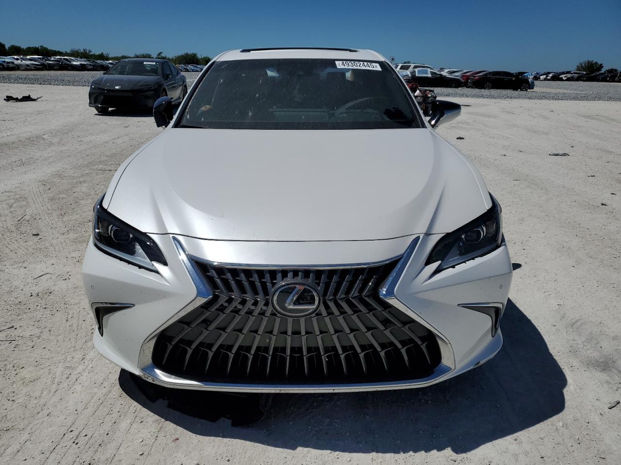 2023 Lexus ES - Image 5