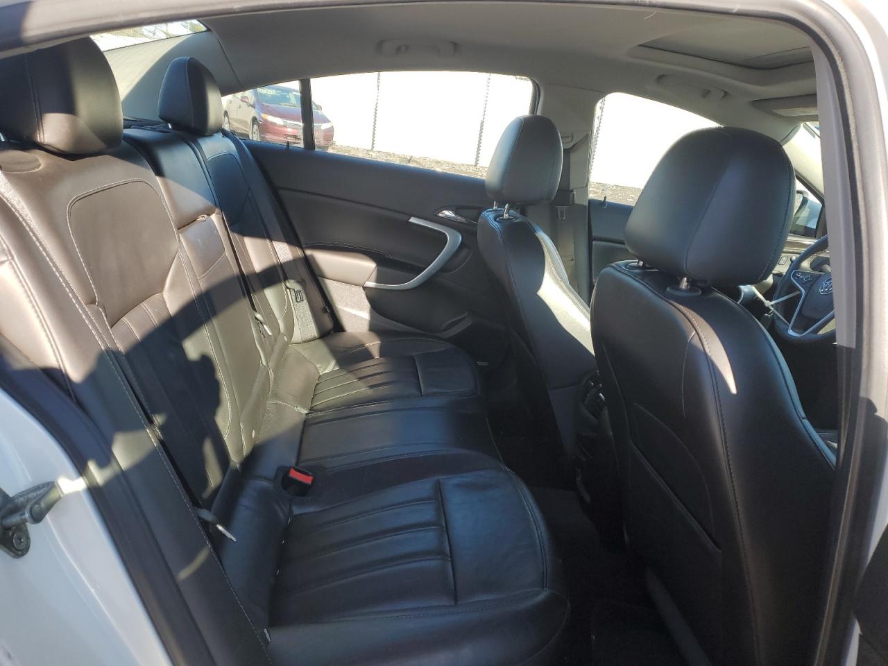 2014 Buick Regal - Image 10