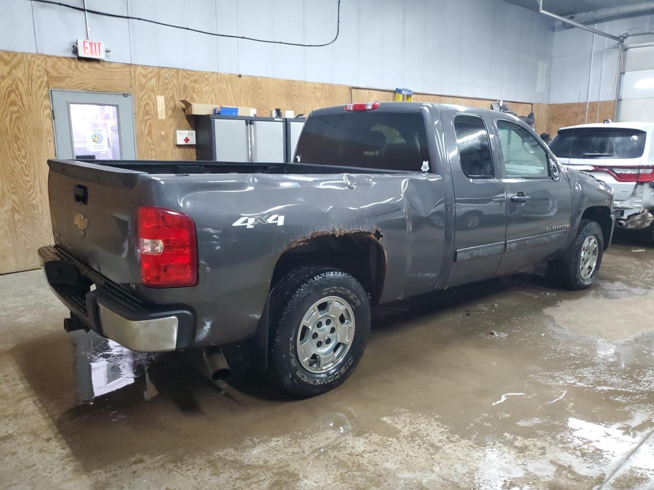 2010 Chevrolet Silverado - Image 3