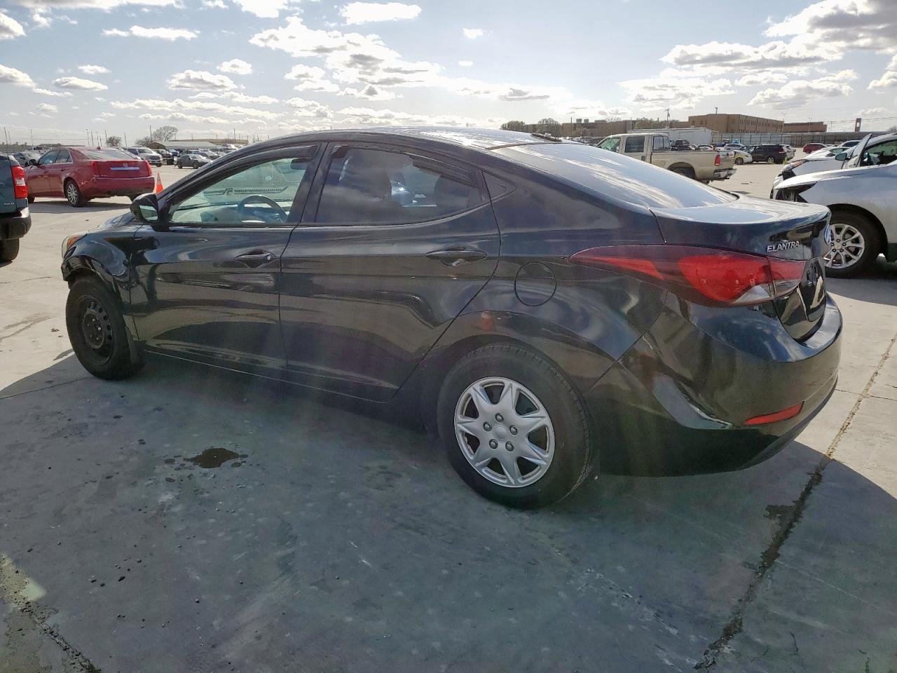 2016 Hyundai Elantra - Image 2