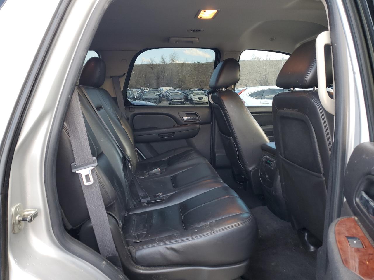 2011 GMC Yukon - Image 11