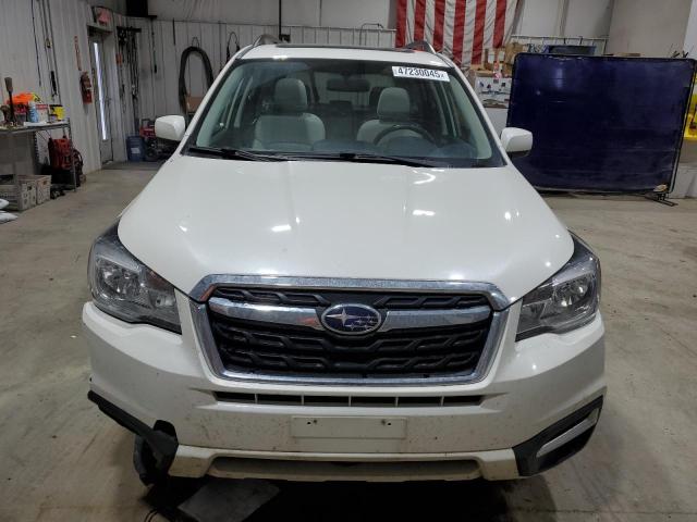  SUBARU FORESTER 2017 Белы