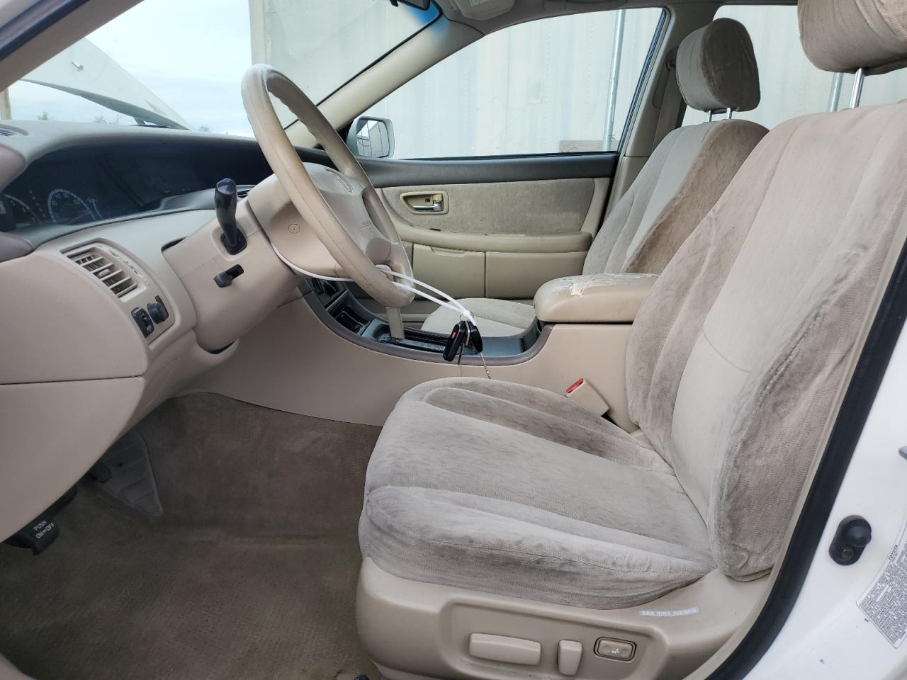 2001 Toyota Avalon - Image 7