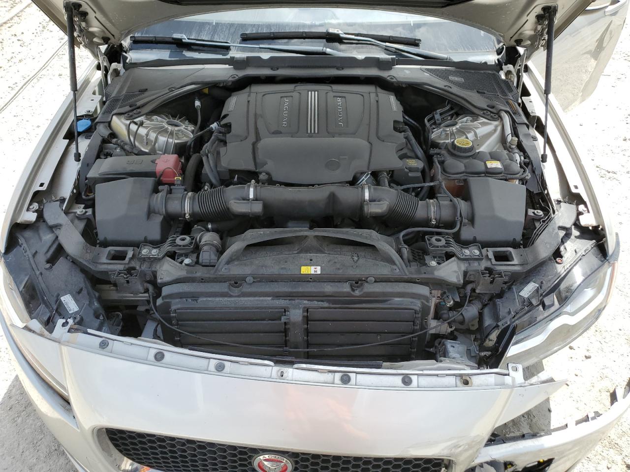 2017 Jaguar XF - Image 11