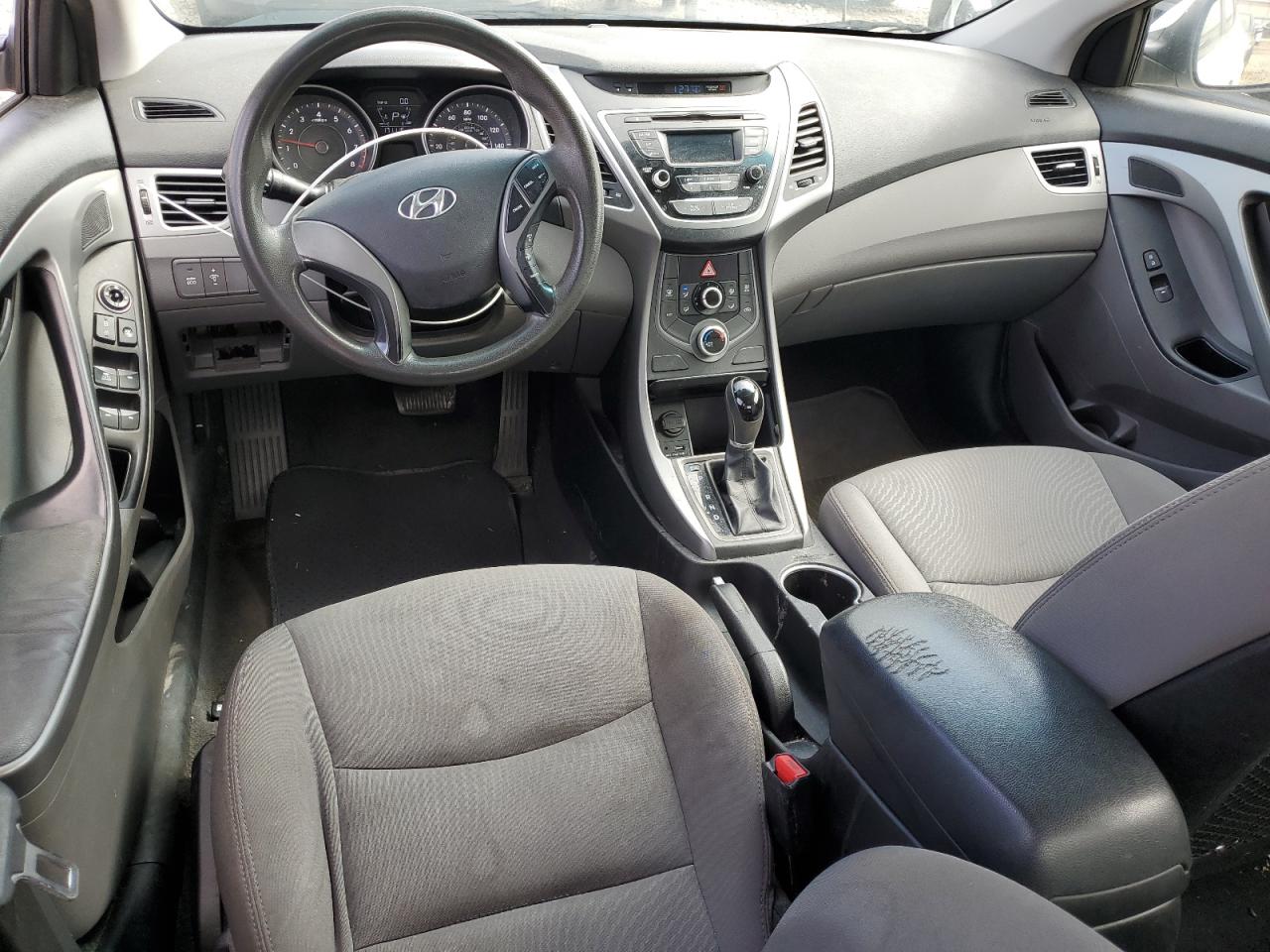 2014 Hyundai Elantra - Image 8