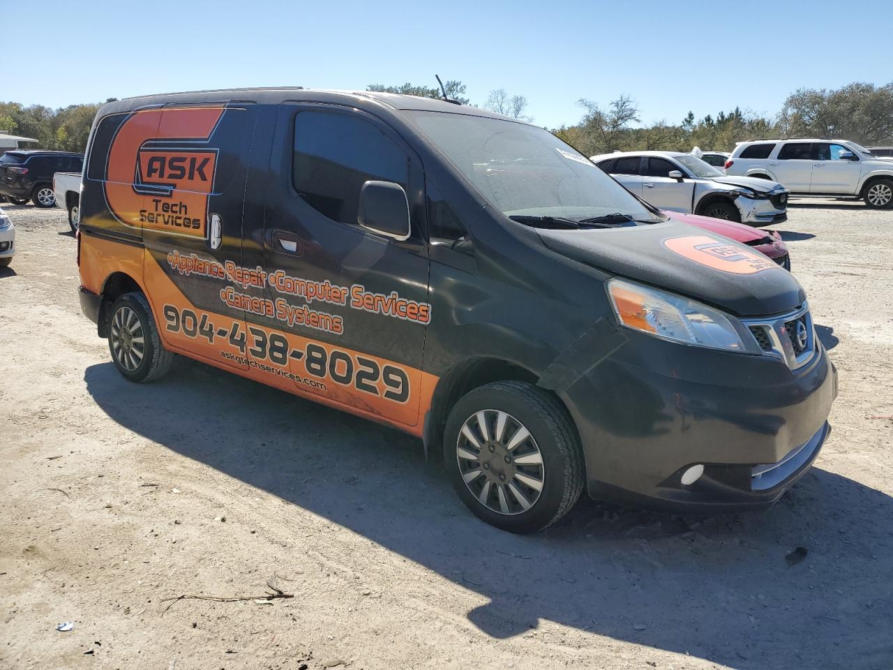 2013 Nissan NV - Image 4