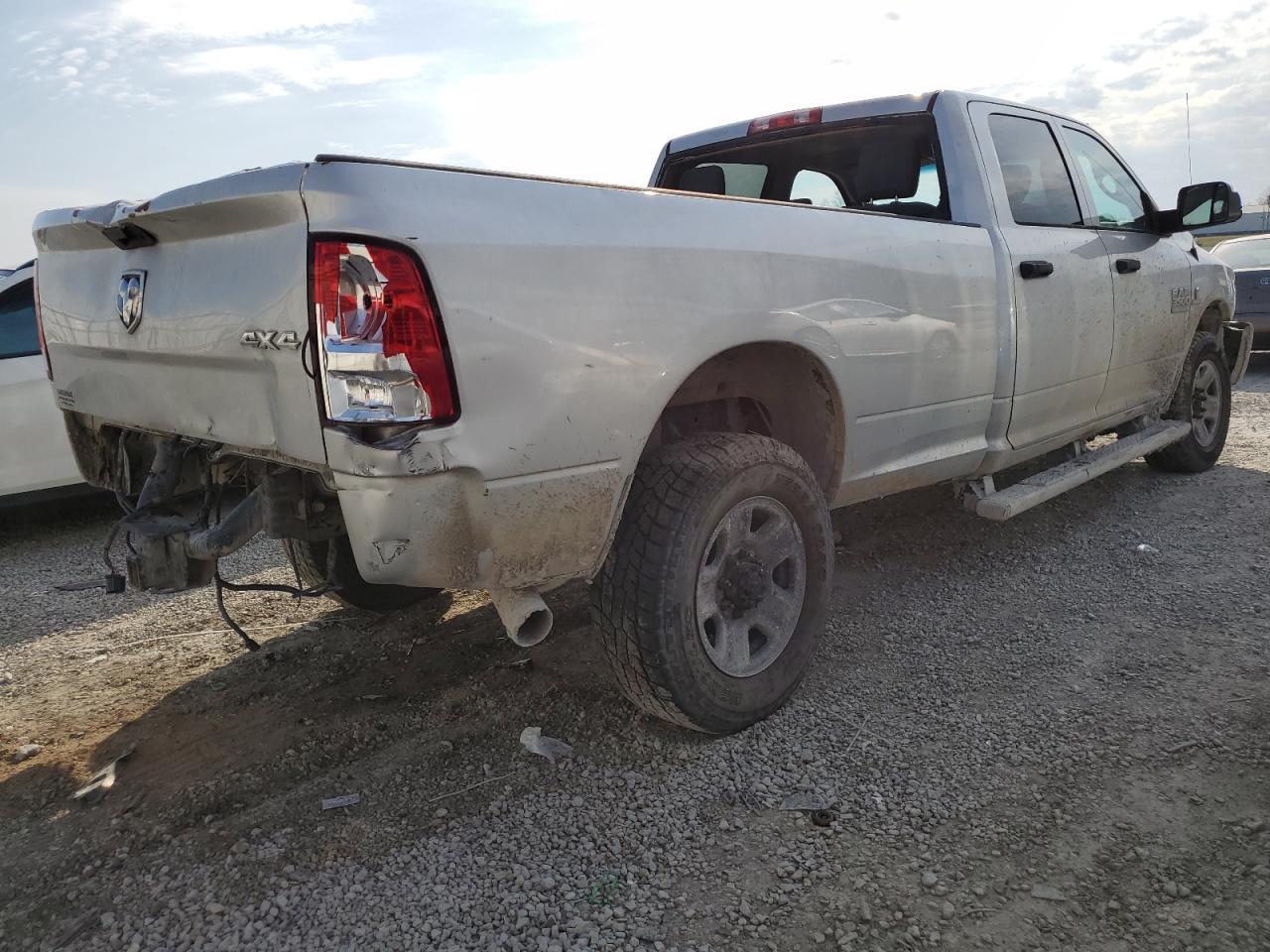 2015 RAM 3500 - Image 3