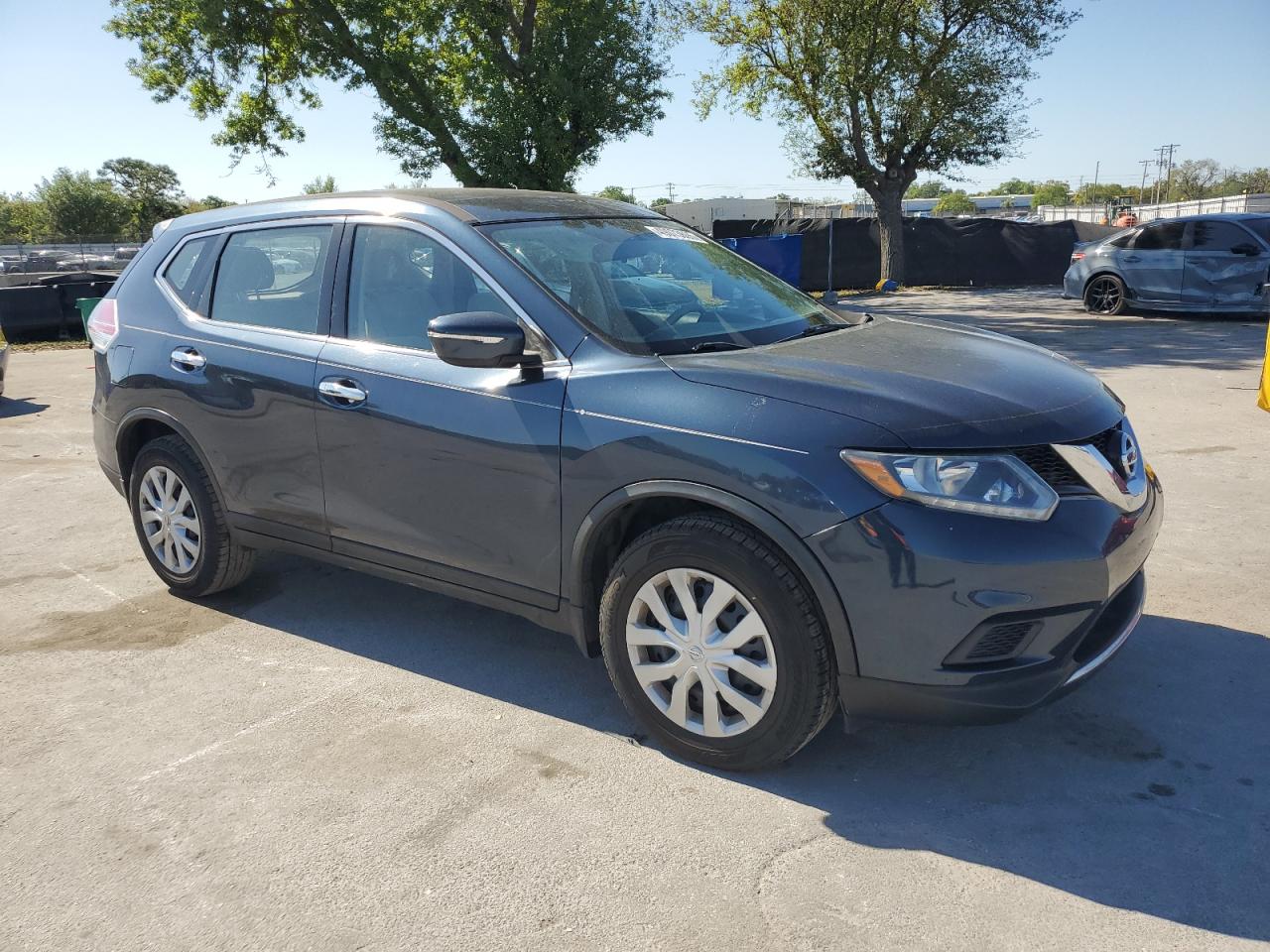 2015 Nissan Rogue - Image 4