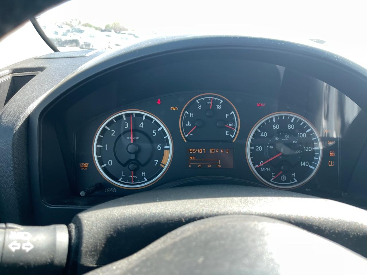 2010 Nissan Titan - Image 9