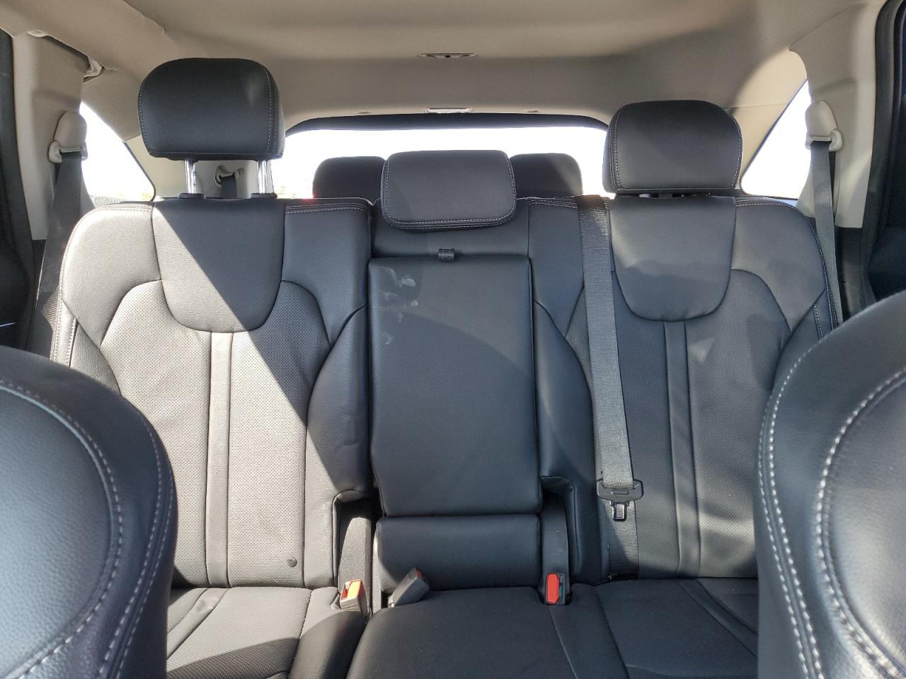 2023 Kia Sorento - Image 10