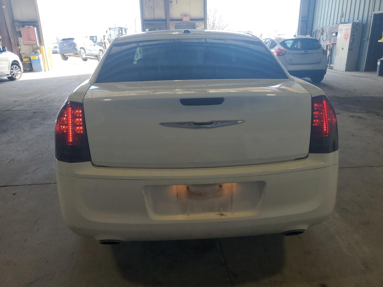 2012 Chrysler 300 - Image 6
