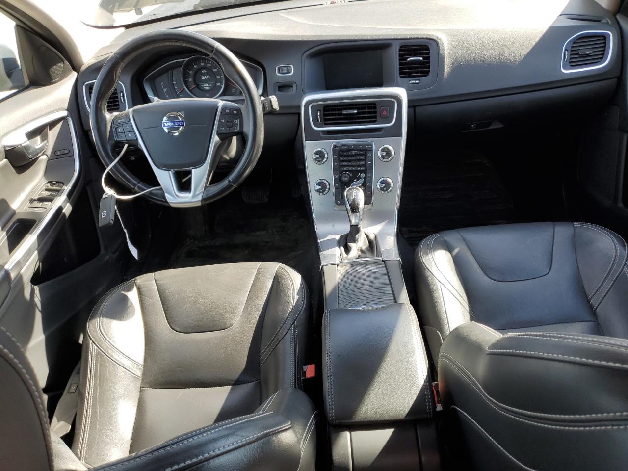 2018 Volvo S60 - Image 8