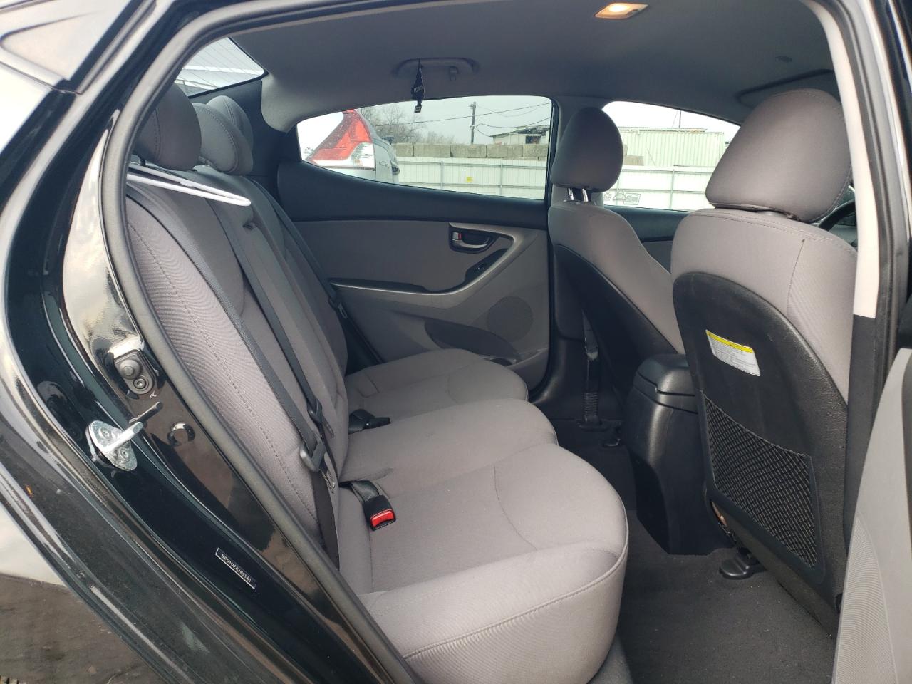 2016 Hyundai Elantra - Image 10
