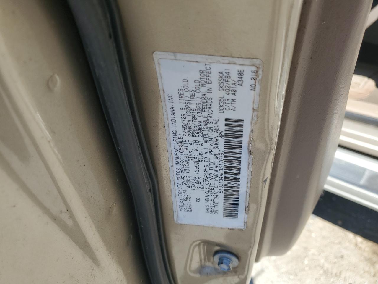 2003 Toyota Sequoia - Image 13