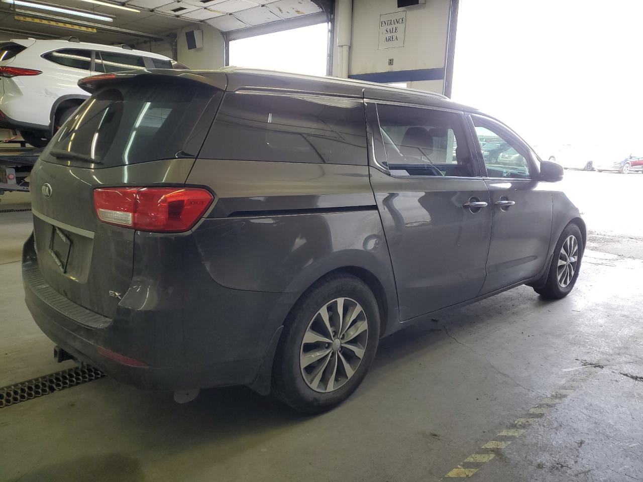 2016 Kia Sedona - Image 3