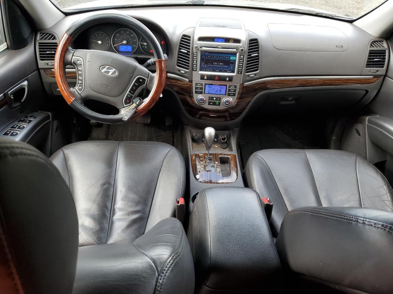 2012 Hyundai Santa Fe - Image 8