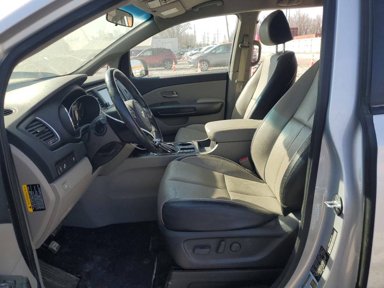 2021 Kia Sedona - Image 7