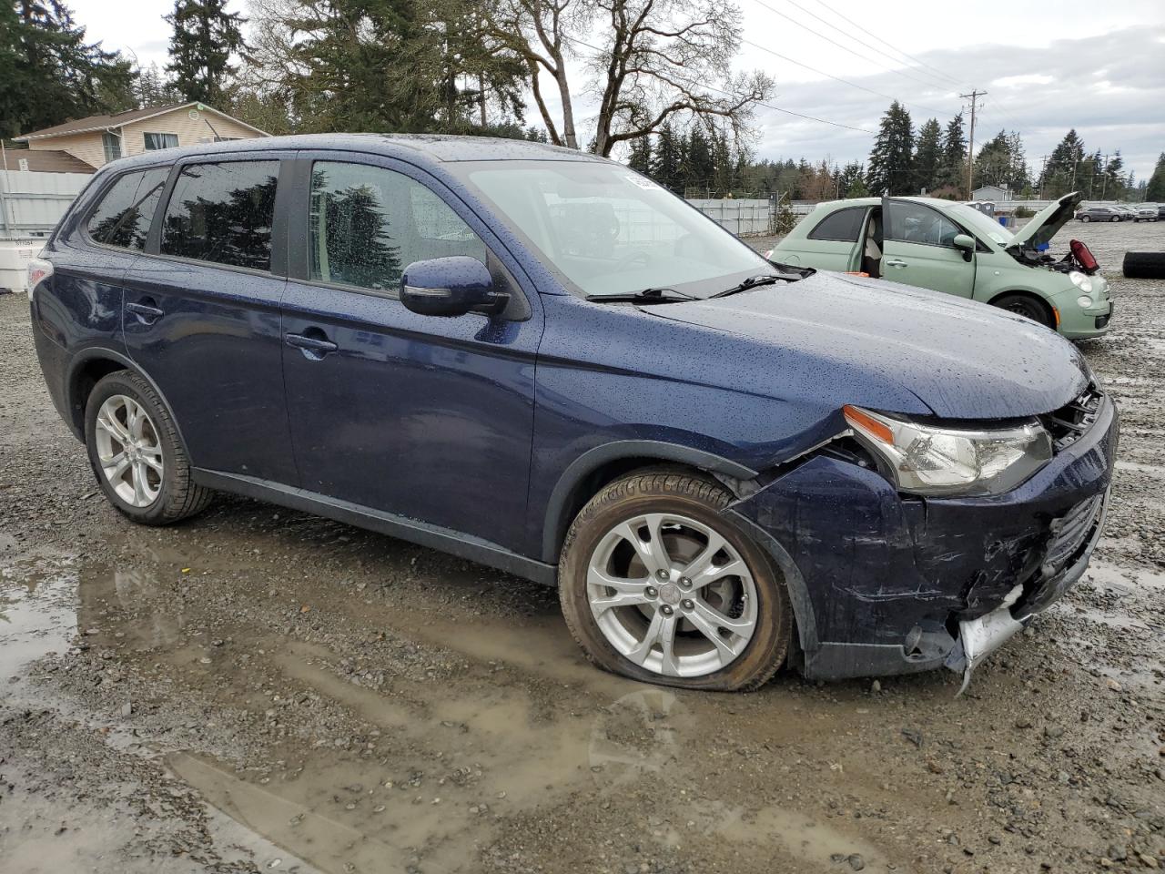 2015 Mitsubishi Outlander - Image 4
