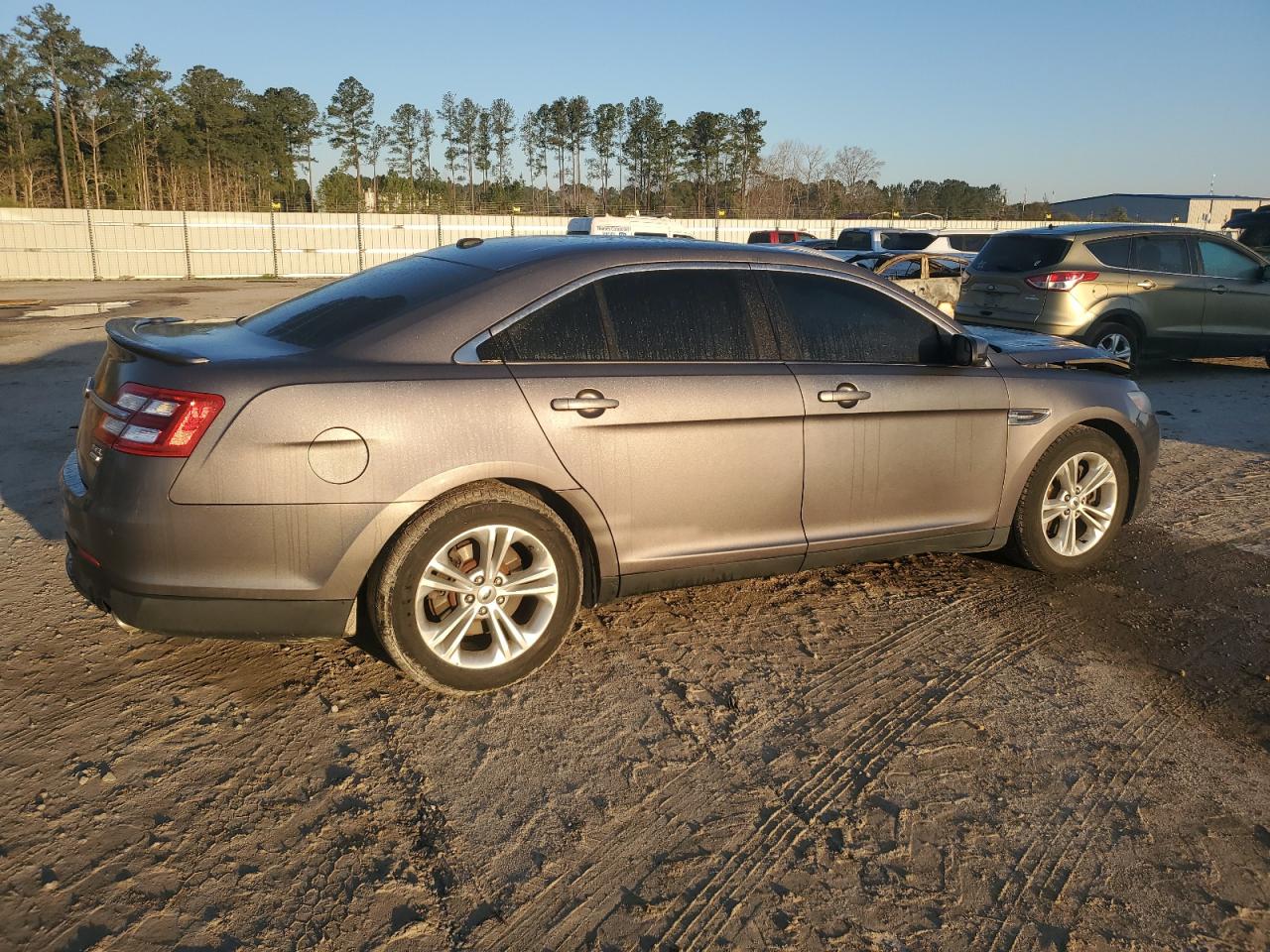 2013 Ford Taurus - Image 3