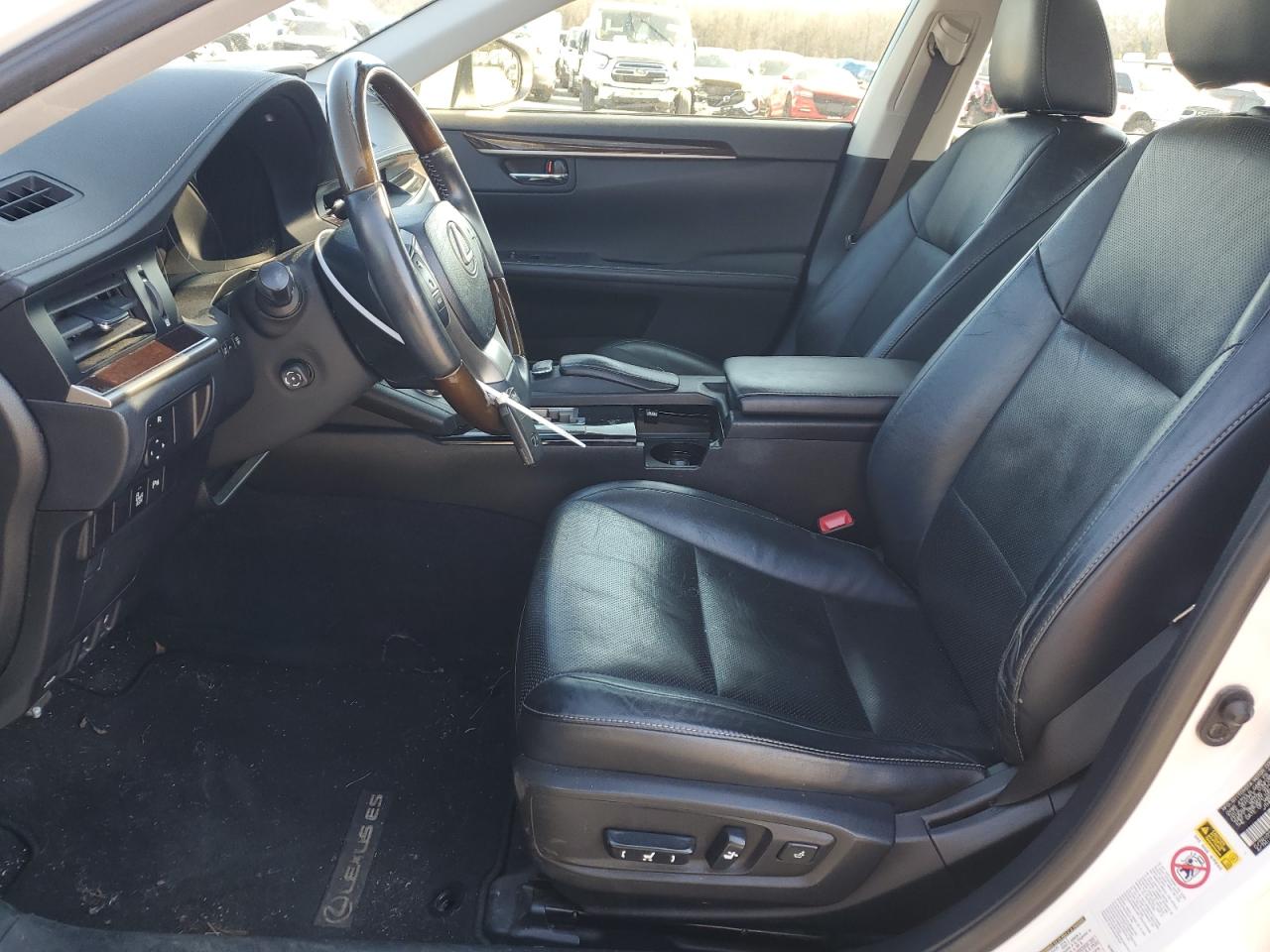 2013 Lexus ES - Image 7