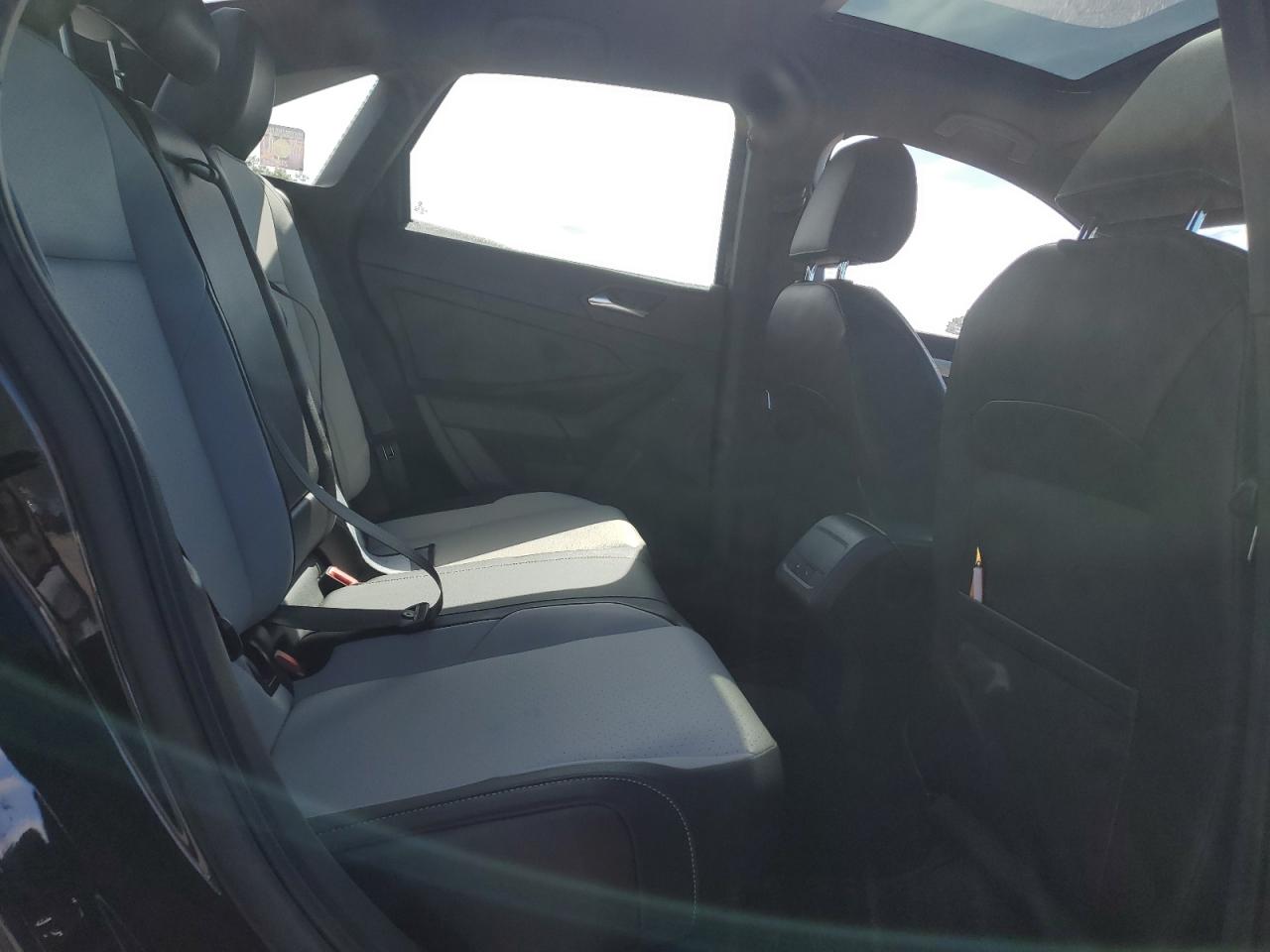 2019 Volkswagen Jetta - Image 10