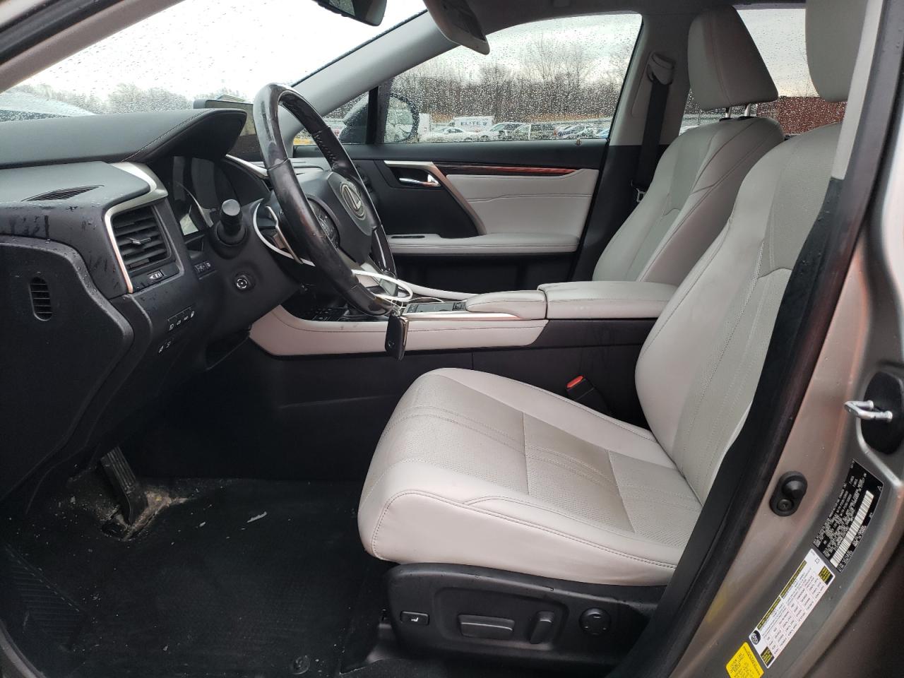 2020 Lexus RX - Image 7